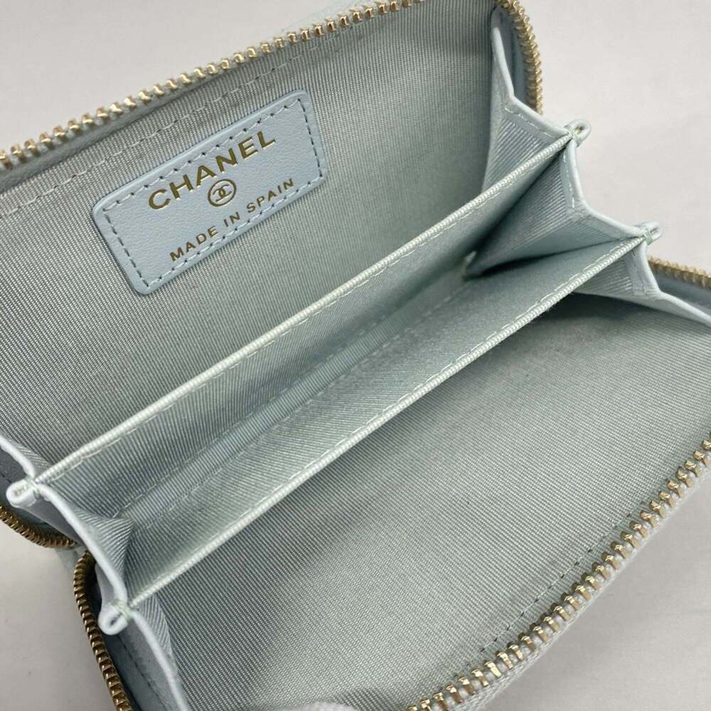 CHANEL Blue Lambskin Leather Wallet - Picture 3 of 9